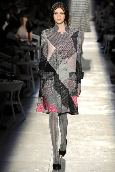 Look 5